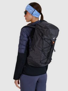 4F Plecak trekkingowy (20 L) - czarny Uniwersalny. Czarne plecaki 4f. W wyprzedaży za 199,99 zł.