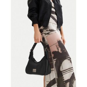 Torebka G-Star Raw. Czarne torebki klasyczne G-Star Raw, bez wzorów, bez dodatków. Za 159,99 zł.