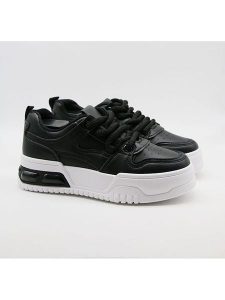 Belucci Sneakersy w kolorze czarnym rozmiar: 38. Czarne trampki Belucci, bez wzorów, bez zapięcia. Za 149,31 zł.