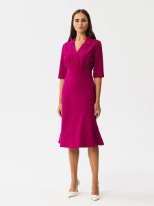 Stylove Sukienka w kolorze różowym rozmiar: XL. Różowe sukienki Stylove, xl, bez wzorów, bez kołnierzyka, bez ramiączek, midi. Za 259,13 zł.