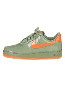 Nike Sneakersy "Air Force 1 Low Wet Putty 2.0" w kolorze oliwkowo-pomarańczowym rozmiar: 38,5. Brązowe trampki Nike, bez wzorów, bez zapięcia. Za 343,41 zł.