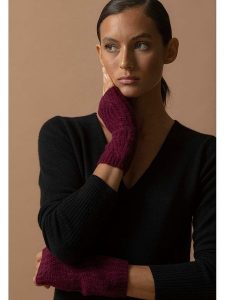Perfect Cashmere Kaszmirowe mitenki "Jelo" w kolorze ciemnofioletowym rozmiar: onesize. Różowe rękawiczki Perfect Cashmere, bez wzorów, z kaszmiru. Za 143,99 zł.