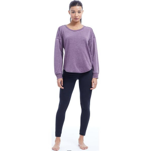 Sweter "Leanne" w kolorze ciemnofioletowym. Fioletowe swetry klasyczne marki BALANCE COLLECTION, z bawełny, z okrągłym kołnierzem. W wyprzedaży za 65,95 zł.