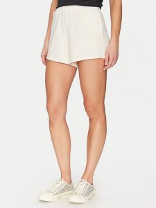 Guess Szorty materiałowe O5GD06 KCQP2 Niebieski Regular Fit. Niebieskie szorty Guess, z aplikacjami, z materiału. Za 89,99 zł.