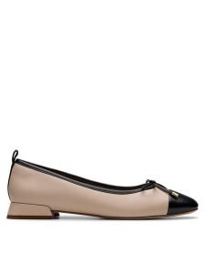 Clarks Baleriny Ubree15 Poppy 26181329 Beżowy. Brązowe balerinki Clarks, bez wzorów, ze skóry, bez obcasa, bez zapięcia. Za 309,99 zł.