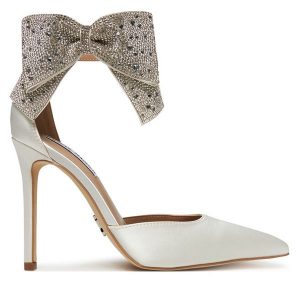 Szpilki Steve Madden. Białe szpilki Steve Madden, bez wzorów, bez obcasa. Za 439,99 zł.
