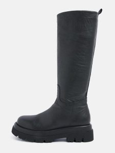 Lazamani Skórzane kozaki w kolorze czarnym rozmiar: 39. Czarne kozaki Lazamani, na zimę, bez wzorów, bez obcasa, bez zapięcia. Za 325,79 zł.