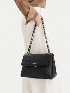 MEXX Torebka CEO-MEXX-S-012-07 Czarny. Czarne kuferki Mexx, bez wzorów, z materiału, bez dodatków. Za 199,99 zł.