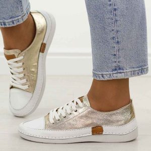 Złote skórzane półbuty damskie T.Sokolski 8260. Żółte półbuty Sokolski, na jesień, bez wzorów, z jeansu, z okrągłym noskiem, bez obcasa, na płaskiej podeszwie, bez zapięcia. Za 299,00 zł.