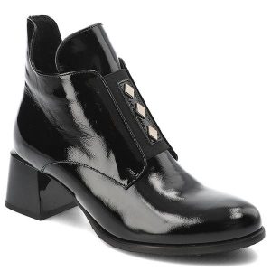 Czarne Botki Armodo Stylowe Obuwie Damskie Na Obcasie. Czarne botki Armodo, z aplikacjami, ze skóry, bez obcasa, na obcasie, bez zapięcia. Za 329,00 zł.