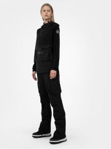 4F Spodnie snowboardowe membrana 10 000 damskie L. Czarne spodnie sportowe 4f, na zimę, l, bez wzorów, narciarskie. Za 499,99 zł.