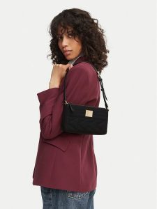 KARL LAGERFELD Torebka B2W30250 Czarny. Czarne torebki klasyczne KARL LAGERFELD, bez wzorów, ze skóry, bez dodatków. Za 513,99 zł.