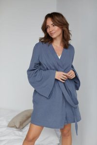 SZLAFROK ELISE NIEBIESKI L - Flawless. Niebieskie szlafroki Flawless, l, bez wzorów, z bawełny, bez kaptura. Za 270,00 zł.