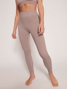 Sloggi Legginsy "Ever Infused Aloe" w kolorze fiołkowym rozmiar: M. Brązowe legginsy Sloggi, bez wzorów. Za 91,99 zł.