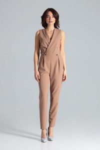 Brązowy Elegancki Kombinezon z Guzikami. Brązowe kombinezony Katrus, l, bez wzorów, z materiału, eleganckie, bez kołnierzyka, bez ramiączek. Za 319,00 zł.