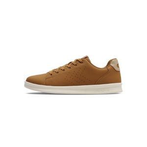 Trenerzy Hummel Court Line SN. Brązowe buty sportowe Hummel, bez wzorów, bez zapięcia. Za 220,00 zł.