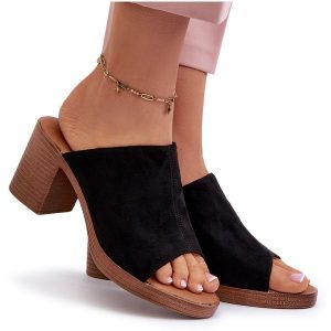 Eleganckie Lekkie Klapki Damskie Na Obcasie Czarne Varnila. Czarne klapki bez wzorów, bez obcasa, na obcasie. Za 170,94 zł.