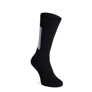 Skarpety merino Mons Royale Atlas Snow Sock. Czarne skarpetki Mons Royale, bez wzorów. Za 88,99 zł.
