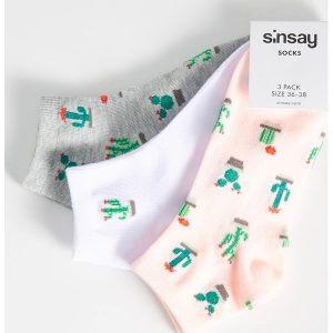 Skarpetki stopki z kaktusami - Wielobarwn. Skarpetki marki Sinsay. Za 9,99 zł.