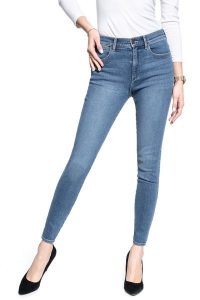 SPODNIE DAMSKIE WRANGLER SKINNY HIGH RISE NOMAD SAND W27HTXX4D 112128129. Rurki Wrangler, z jeansu. Za 199,99 zł.