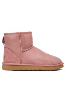 Ugg Śniegowce W Classic Mini II 1016222 Różowy. Czerwone buty zimowe Ugg, ze skóry, bez obcasa, bez zapięcia. Za 809,99 zł.