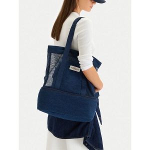 Torebka Guess Jeans. Niebieskie shopper bag Guess Jeans, z aplikacjami, z jeansu, bez dodatków. Za 189,99 zł.