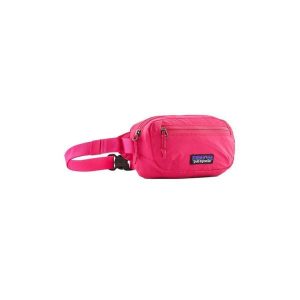 Nerka turystyczna Terravia Mini Hip Pack. Czerwone nerki i saszetki Patagonia, bez wzorów. Za 179,99 zł.