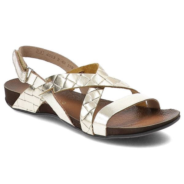Złote Sandały Armodo Eleganckie Buty Damskie. Żółte sandały Armodo, bez wzorów, bez obcasa, na platformie, bez zapięcia. Za 219,00 zł.