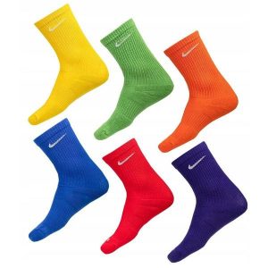 Skarpety Nike Everyday Cushioned 6 par kolorowe. Brązowe skarpetki Nike, bez wzorów. Za 106,00 zł.