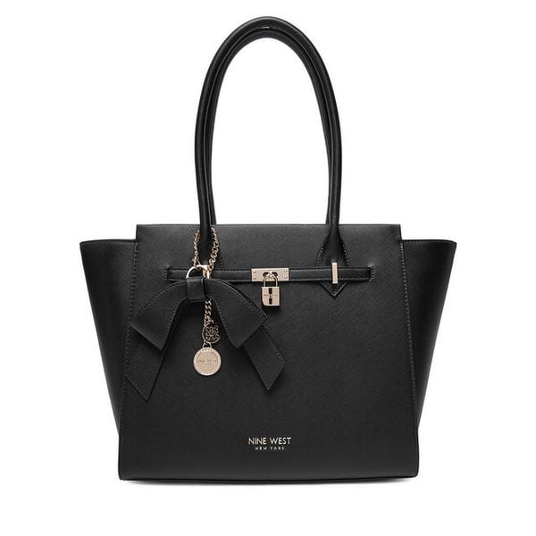 Torebka Nine West. Czarne shopper bag Nine West, bez wzorów, bez dodatków. Za 369,99 zł.