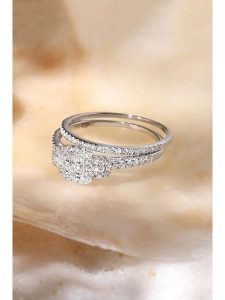 Maison héritage PARIS Złoty pierścionek z diamentami rozmiar: 56. Szare pierścionki Maison héritage PARIS, z diamentem, złote. Za 3 784,99 zł.