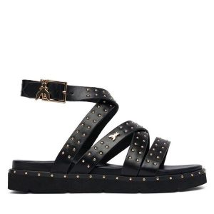 Sandały Patrizia Pepe. Czarne sandały Patrizia Pepe, bez wzorów, bez obcasa, na płaskiej podeszwie, bez zapięcia. Za 489,99 zł.