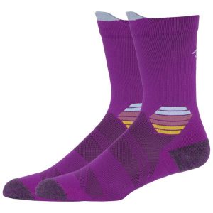 Skarpetki sportowe dla dorosłych Fujitrail Run Crew Sock. Fioletowe skarpetki ASICS, bez wzorów, z elastanu. Za 59,99 zł.