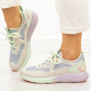 Sportowe Wt buty damskie McArthur Ma256w. Brązowe buty sportowe McArthur, na lato, bez wzorów, z dresówki, bez zapięcia, trekkingowe. Za 229,00 zł.