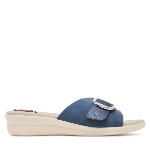Klapki Go Soft. Niebieskie klapki Go Soft, bez wzorów, bez obcasa. Za 119,99 zł.