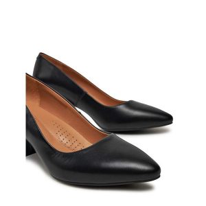 Czółenka R.Polański. Czarne czółenka R.Polański, bez wzorów, bez obcasa, bez zapięcia. Za 499,99 zł.