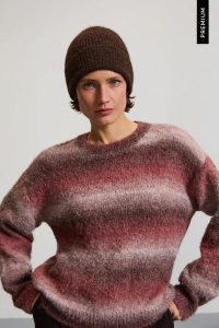 Czapka z dodatkiem wełny brązowa. Brązowe czapki MOODO, bez wzorów, z elastanu. Za 59,99 zł.