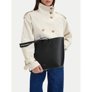 Torebka JENNY. Czarne shopper bag Jenny, bez wzorów, bez dodatków. Za 139,99 zł.