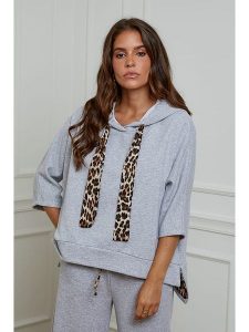 L'armoire de Suzette Sweter w kolorze szarym rozmiar: 38/40. Szare swetry oversize L'armoire de Suzette, l, bez wzorów, bez ramiączek. Za 161,34 zł.