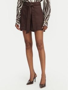 Guess Szorty materiałowe W5GD1R WG4C2 Brązowy ciemny Regular Fit. Brązowe szorty Guess, z aplikacjami, z lyocellu. Za 294,99 zł.