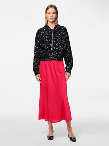 Pieces Spódnica w kolorze czerwonym rozmiar: XL. Czerwone spódnice Pieces, xl, bez wzorów, midi. Za 70,08 zł.