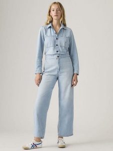 Levi's Kombinezon dżinsowy w kolorze błękitnym rozmiar: S. Niebieskie kombinezony Levi's®, s, bez wzorów, z bawełny, bez kołnierzyka, bez ramiączek. Za 244,95 zł.