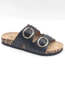 S.Oliver Klapki w kolorze czarnym rozmiar: 40. Czarne klapki s.Oliver, bez wzorów, z otwartym noskiem, bez obcasa. Za 131,74 zł.