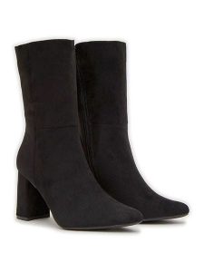 Belluci Botki w kolorze czarnym rozmiar: 37. Czarne botki Belluci, bez wzorów, bez obcasa, bez zapięcia. Za 153,71 zł.