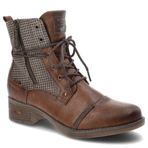 Brązowe Botki Mustang Modne Buty Damskie. Brązowe botki Mustang, bez wzorów, ze skóry ekologicznej, bez obcasa, bez zapięcia. Za 239,00 zł.