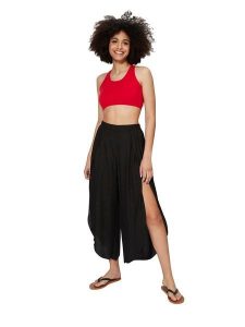 Ipanima Top w kolorze czerwonym rozmiar: 34-40. Czerwone topy Ipanima, bez wzorów, klasyczne, bez kołnierzyka, bez ramiączek. Za 43,99 zł.