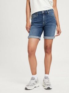 Cross Jeans Szorty dżinsowe w kolorze niebieskim rozmiar: W31. Niebieskie szorty Cross Jeans, z aplikacjami, z bawełny, klasyczne, z podwyższonym stanem. Za 101,23 zł.