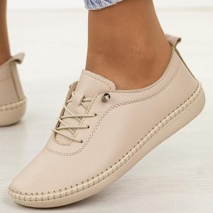 Beżowe skórzane półbuty damskie T.Sokolski 2023. Brązowe półbuty Sokolski, na jesień, bez wzorów, z jeansu, z okrągłym noskiem, bez obcasa, na płaskiej podeszwie, bez zapięcia. Za 249,00 zł.