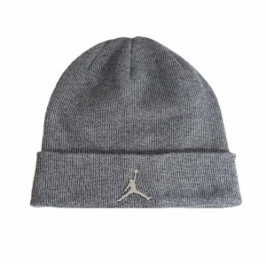 Czapka zimowa Air Jordan Cuffed Beanie Carbon Heather Szara - 9A0063-GEH. Szare czapki Jordan, bez wzorów, sportowe. Za 136,85 zł.
