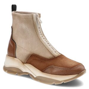 Beżowe Botki Hispanitas Wygodne Skórzane Buty Damskie. Brązowe botki Hispanitas, bez wzorów, ze skóry, bez obcasa, na koturnie, bez zapięcia. Za 539,00 zł.